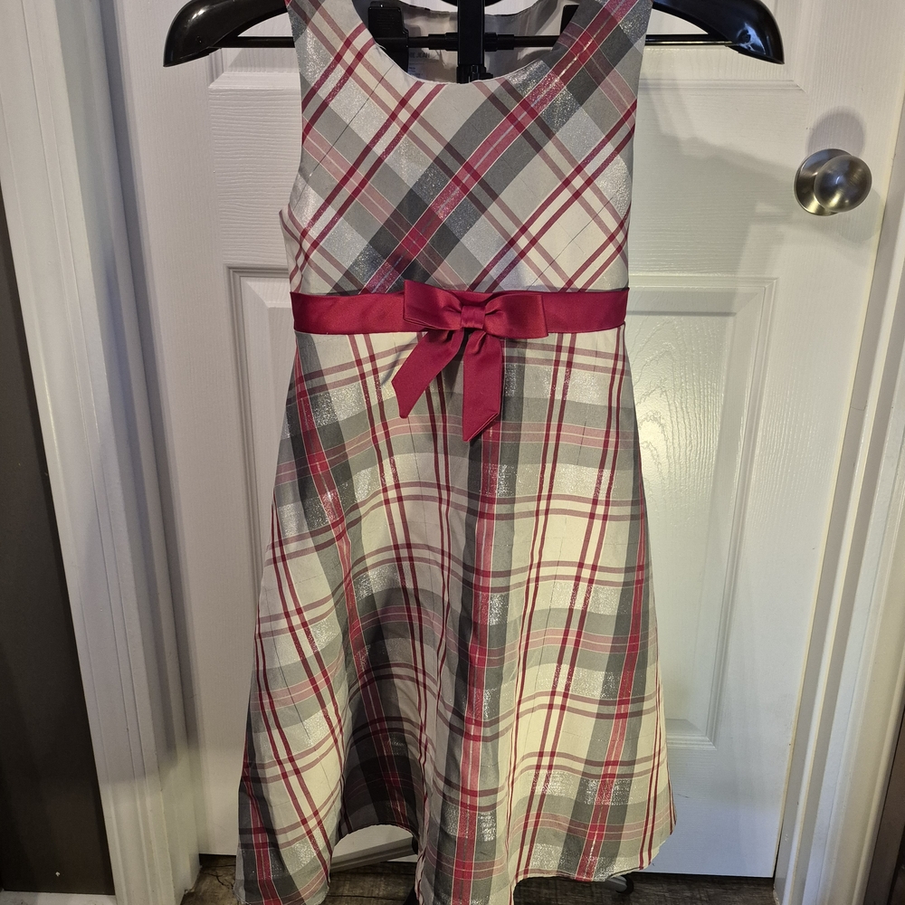 Stunning Bonnie and Jean Girls Size 10 Dress in Red, Silver, Gray & White